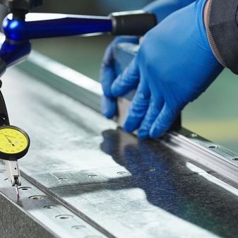 How to Select Linear Guide Accuracy and Preload